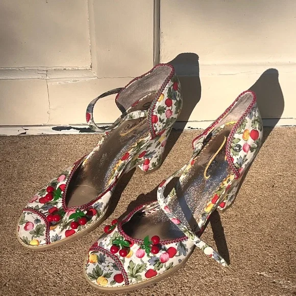 Anthropologie x Poetic Licence Sweet Shirley Temple cherry pin up heels - Picture 4 of 6